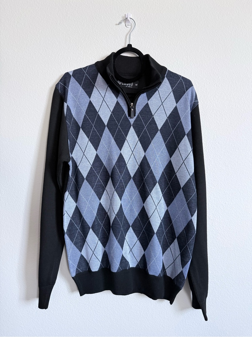 Studio Men's Black & Gray Argyle Quarter-Zip Sweater
